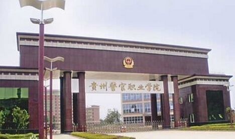 學(xué)校引進(jìn)訪客機保障校園安全